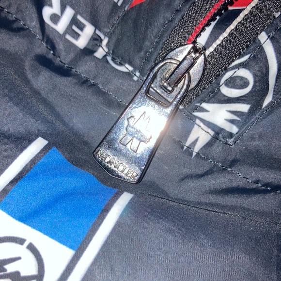 Moncler - Picture 2 of 10